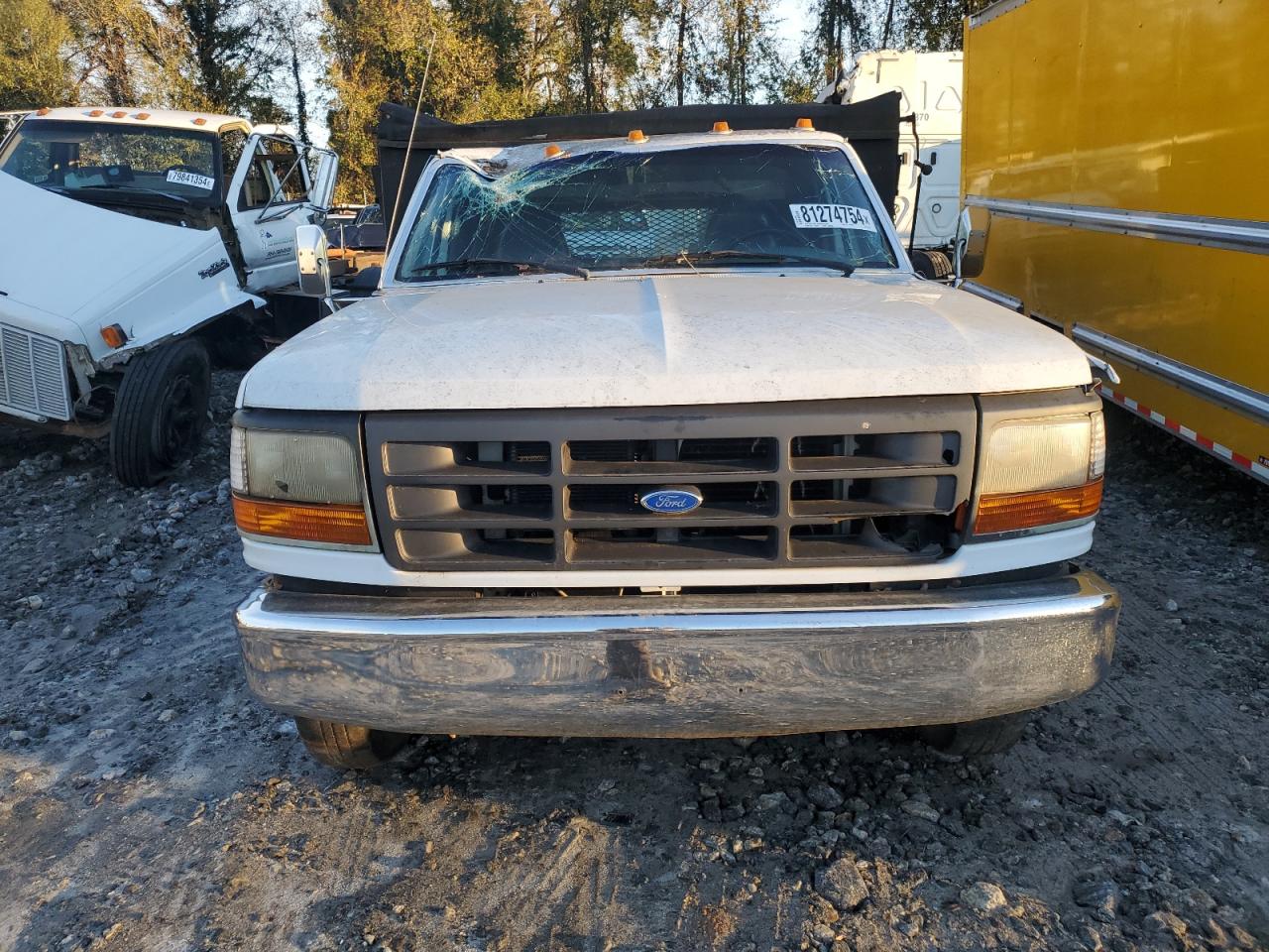 1996 Ford F350 VIN 1FDJF37H4TEA30413 Copart auction photo, top/roof damage thumbnail 5