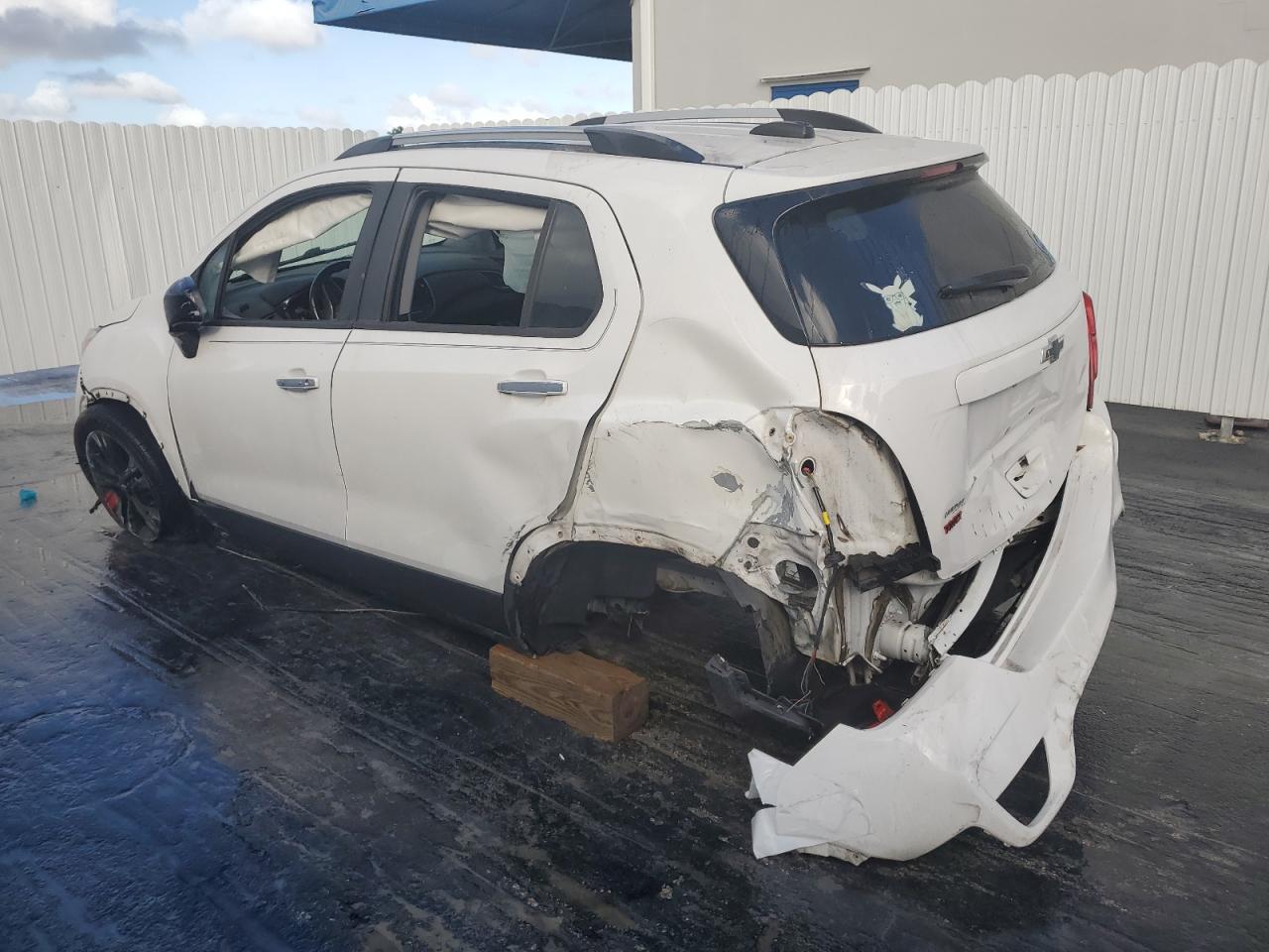 2019 Chevrolet Trax VIN 3GNCJLSB8KL155905 Copart auction photo, undercarriage / rear end damage thumbnail 2