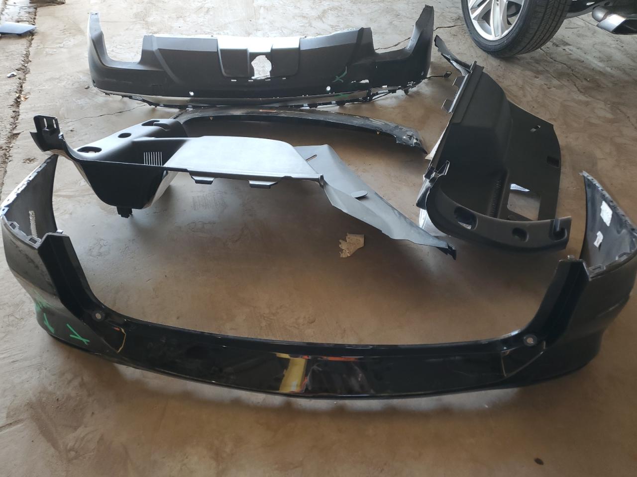 2020 Chevrolet Equinox VIN 2GNAXPEX9L6265629 Copart auction photo, rear end damage thumbnail 12
