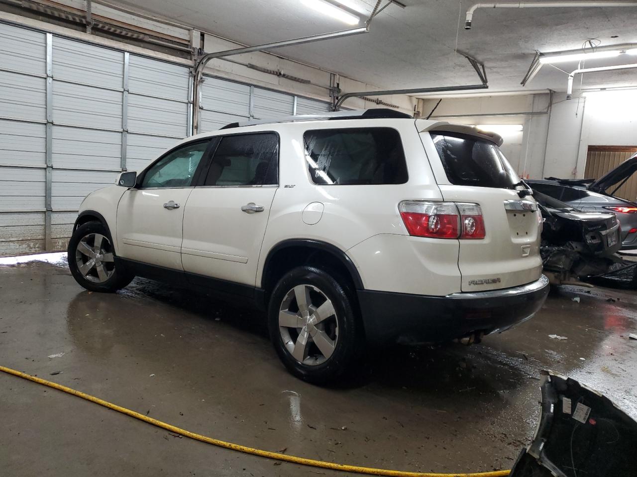2011 GMC Acadia VIN 1GKKVRED1BJ402427 Copart auction photo, front end / minor dent/scratches damage thumbnail 2