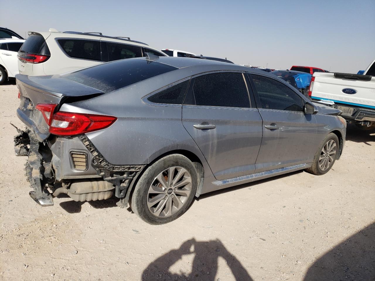 2016 Hyundai Sonata VIN 5NPE34AF2GH264759 Copart auction photo, front end / rear end damage thumbnail 3
