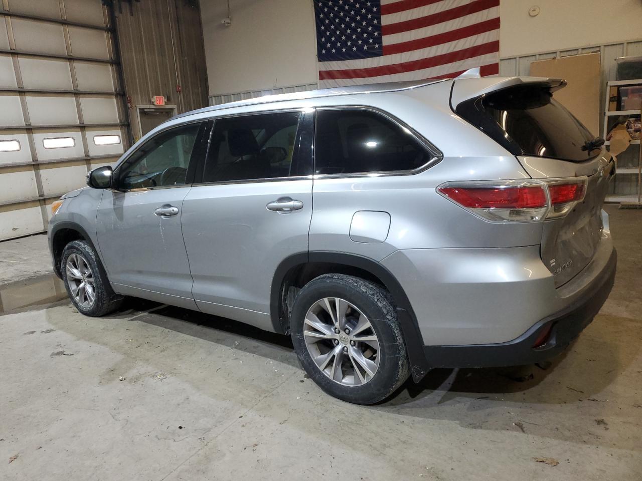 2014 Toyota Highlander VIN 5TDJKRFH7ES043965 Copart auction photo, rear end damage thumbnail 2