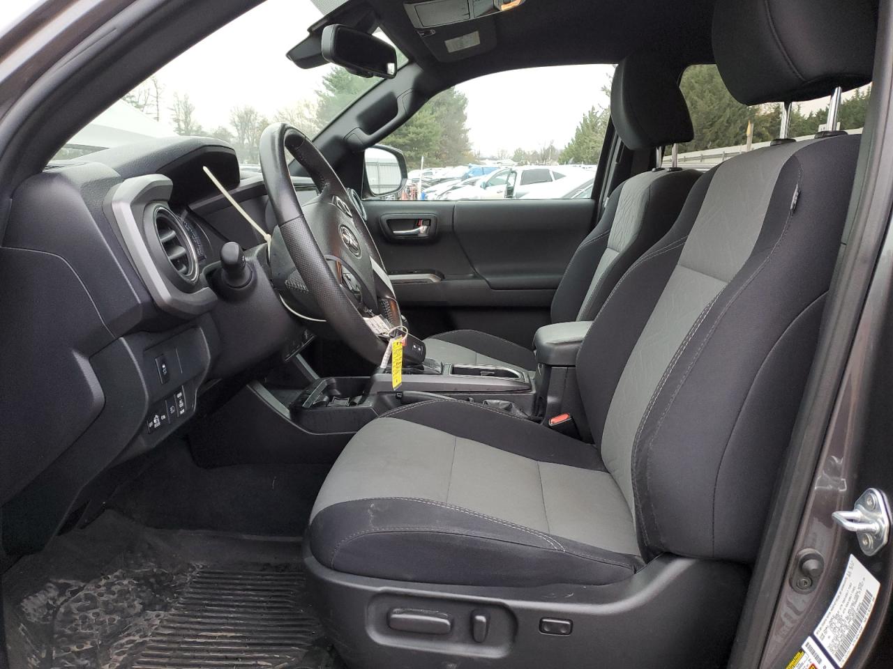 2021 Toyota Tacoma VIN 3TYDZ5BN5MT002203 Copart auction photo, front end / minor dent/scratches damage thumbnail 7