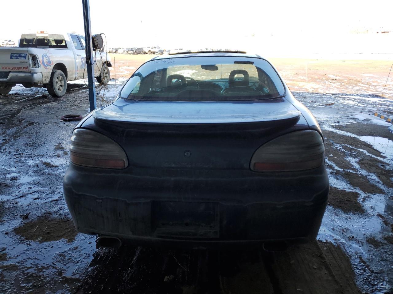 2000 Pontiac Grand Prix VIN 1G2WR1216YF320691 Copart auction photo, front end / rear end damage thumbnail 6