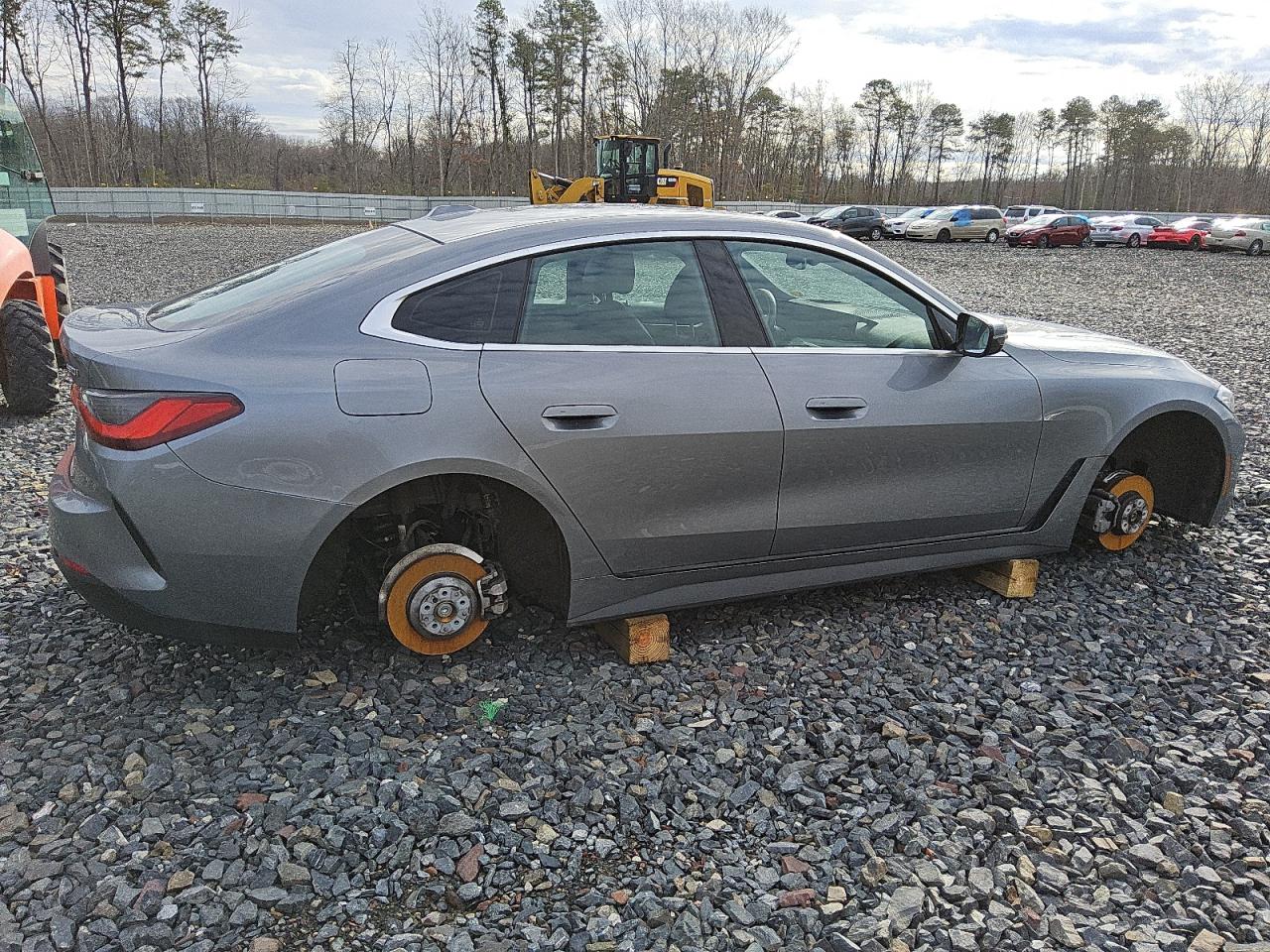 2024 BMW 4er VIN WBA73AV00RFS69305 Copart auction photo, undercarriage damage thumbnail 3