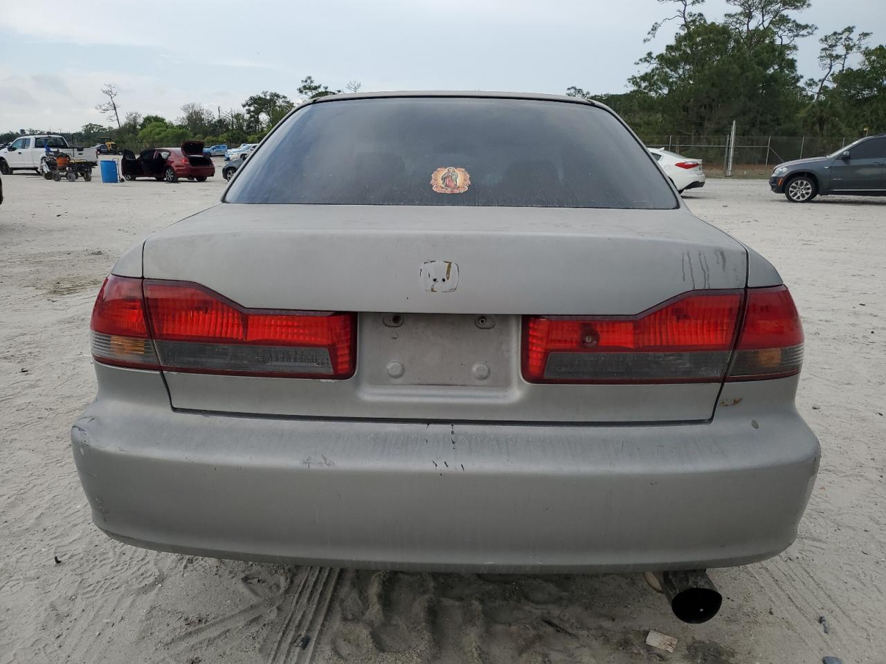 2002 Honda Accord VIN 1HGCG56622A017382 Copart auction photo, front end / minor dent/scratches damage thumbnail 6