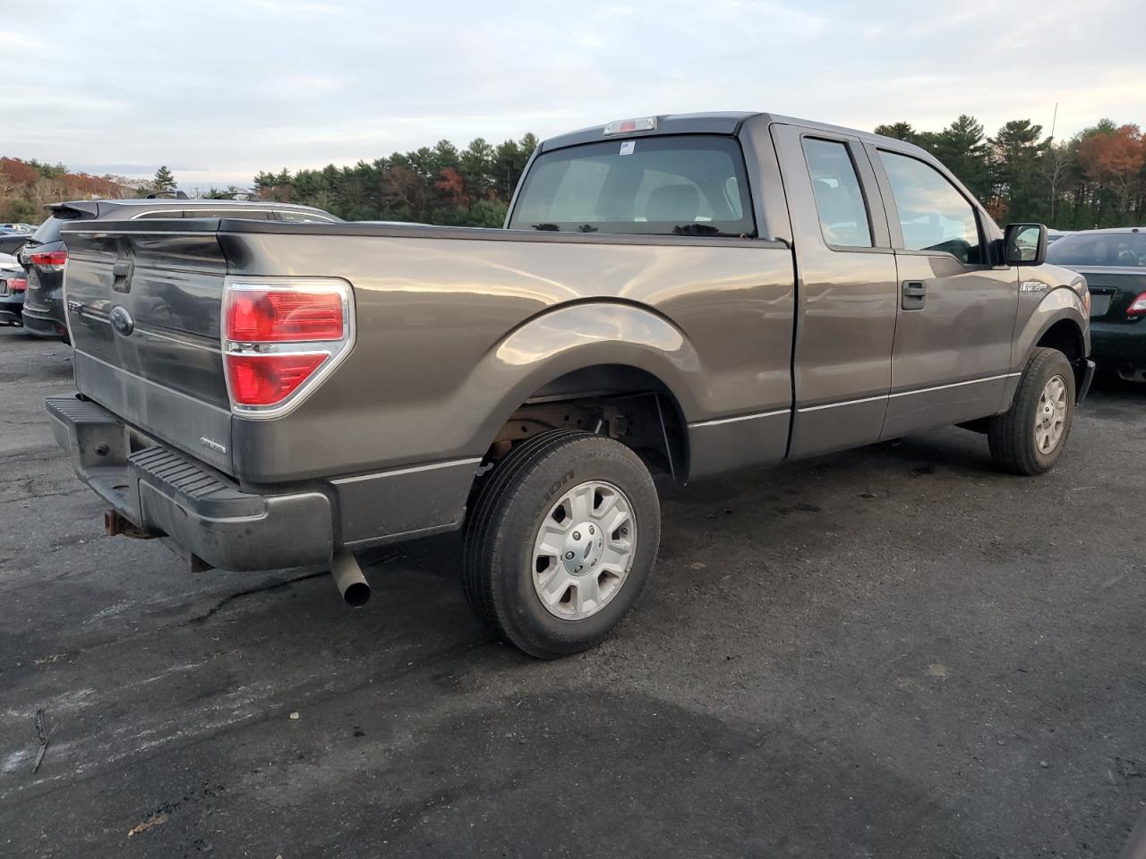 2013 Ford F-150 VIN 1FTFX1EF4DKE13901 Copart auction photo, front end / side damage thumbnail 3