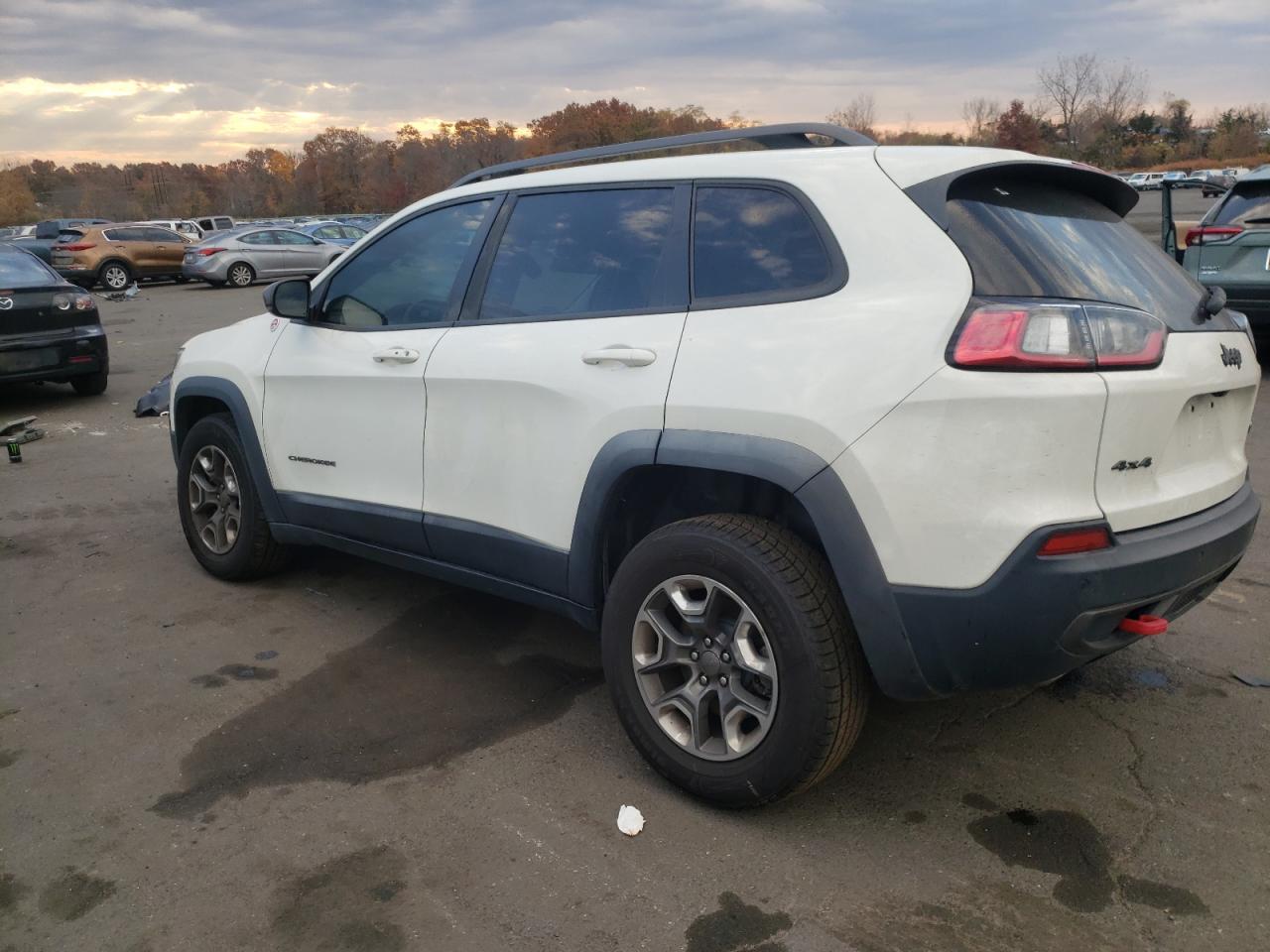 2019 Jeep Cherokee VIN 1C4PJMBX8KD216865 Copart auction photo, side / front end damage thumbnail 2