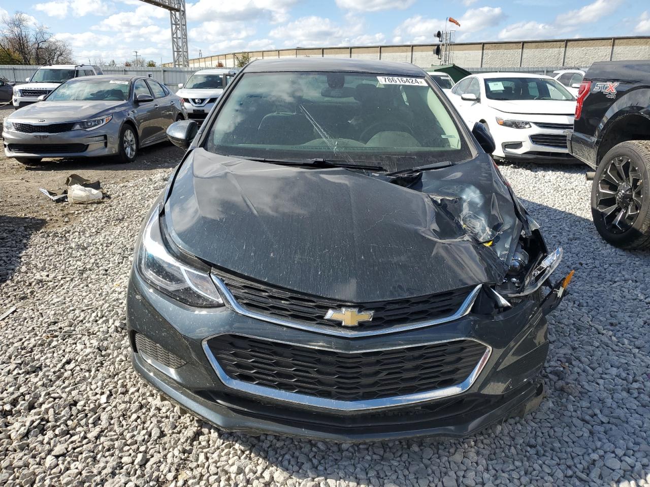 2018 Chevrolet Cruze VIN 1G1BE5SM7J7182370 Copart auction photo, front end / minor dent/scratches damage thumbnail 5