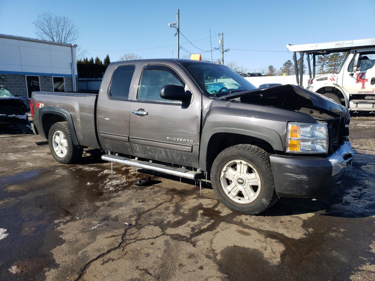2010 Chevrolet Silverado VIN 1GCSKSE32AZ153283 Copart auction photo, front end / side damage thumbnail 4