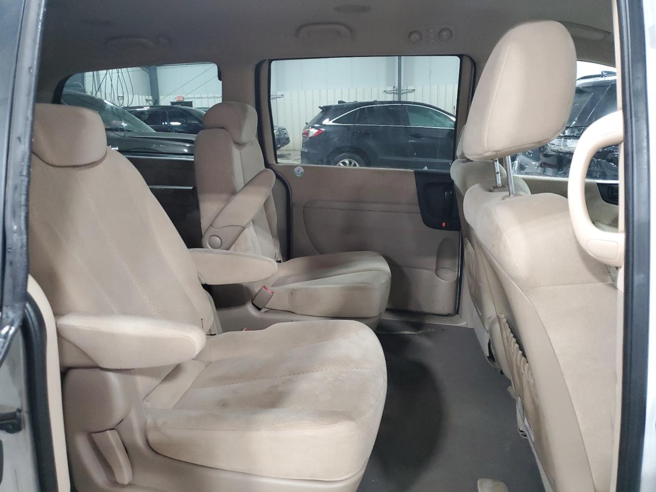 2008 Hyundai Entourage VIN KNDMC233486056798 Copart auction photo, front end / rear end damage thumbnail 11