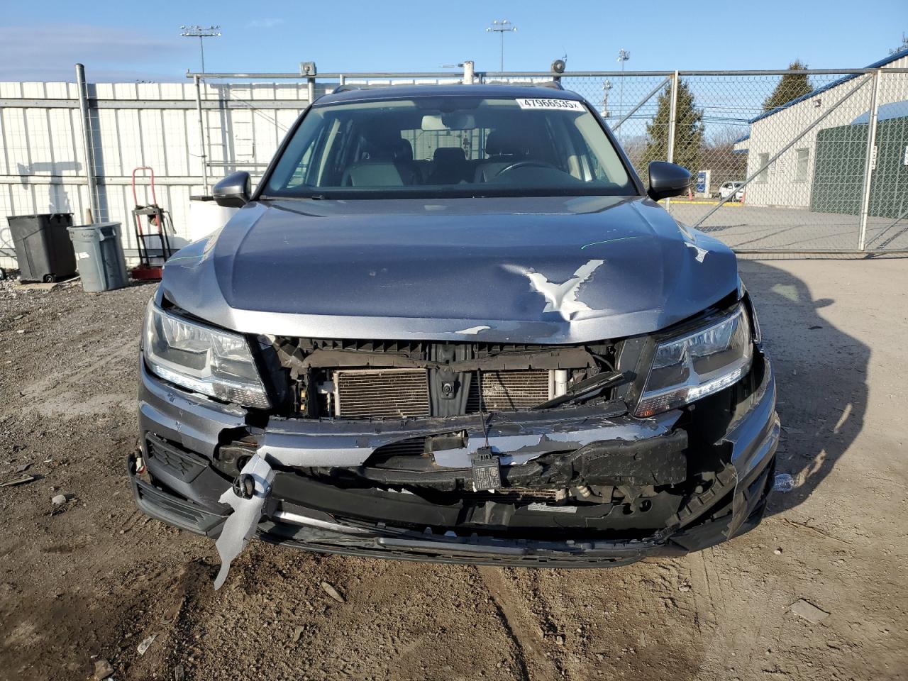 2018 Volkswagen Tiguan VIN 3VV2B7AX6JM160942 Copart auction photo, front end / minor dent/scratches damage thumbnail 5