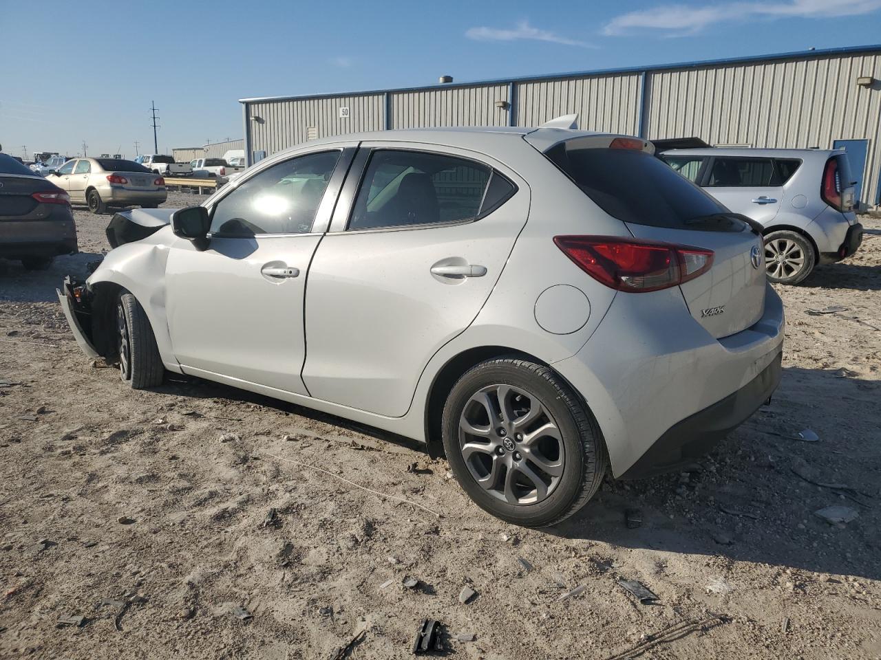 2020 Toyota Yaris VIN 3MYDLBJV1LY716741 Copart auction photo, front end damage thumbnail 2