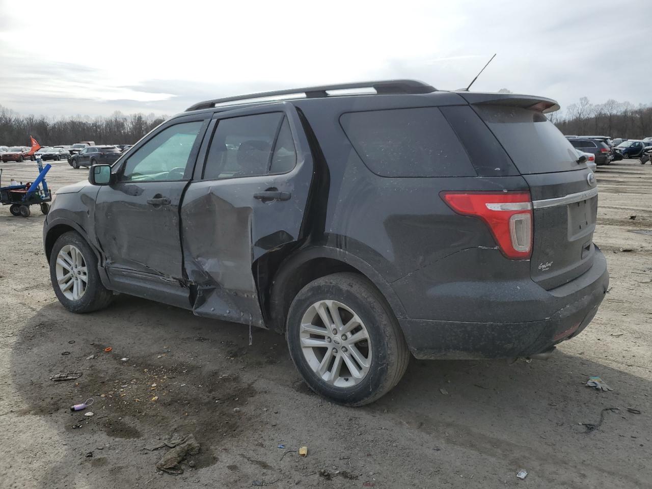2015 Ford Explorer VIN 1FM5K8B89FGB36236 Copart auction photo, side / front end damage thumbnail 2