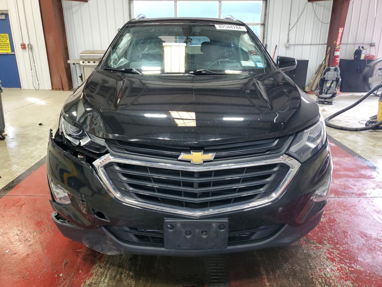 2018 Chevrolet Equinox VIN 2GNAXTEX2J6326454 Copart auction photo, front end / side damage thumbnail 5