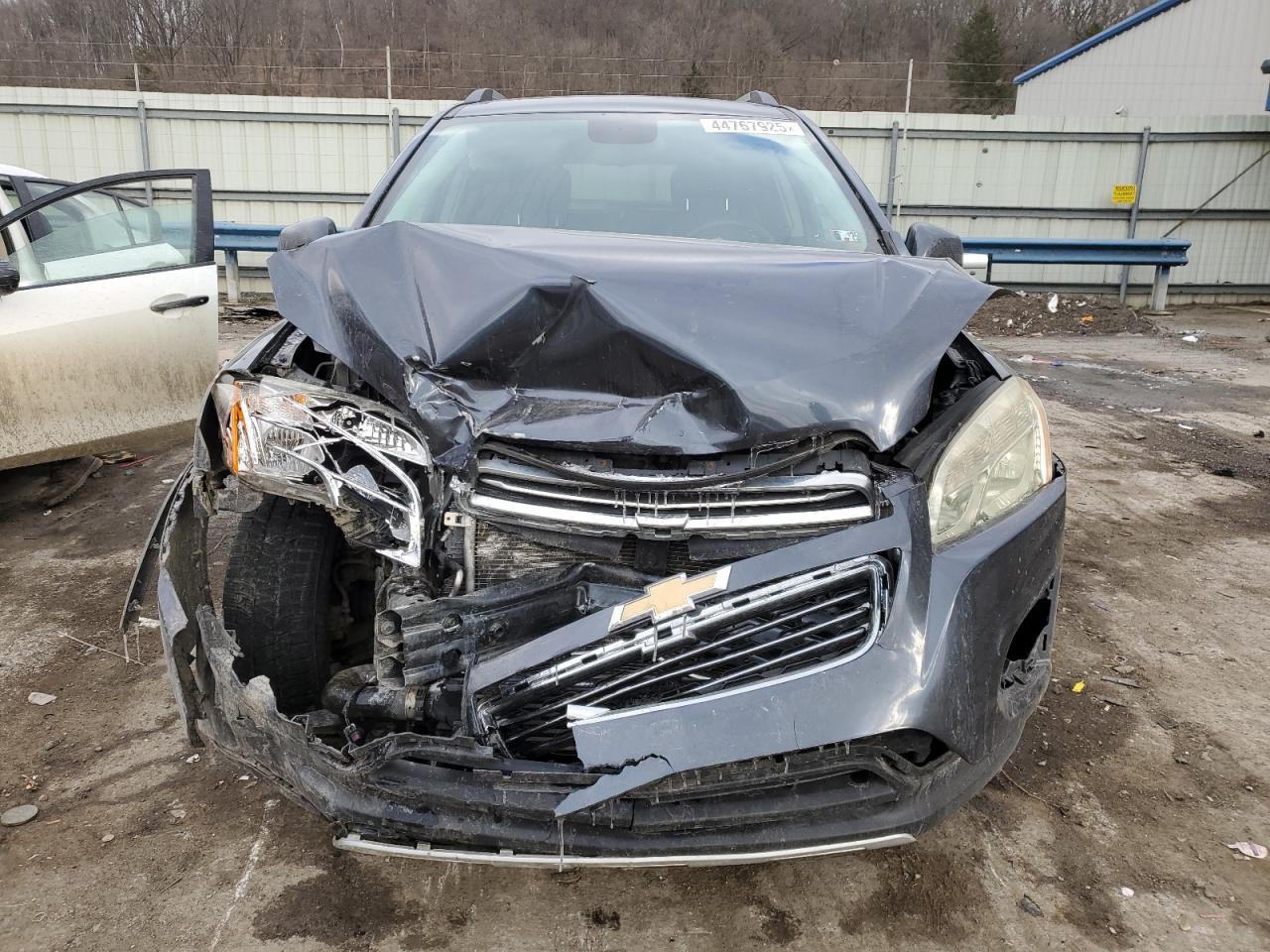 2016 Chevrolet Trax VIN 3GNCJPSB7GL259588 Copart auction photo, front end damage thumbnail 5