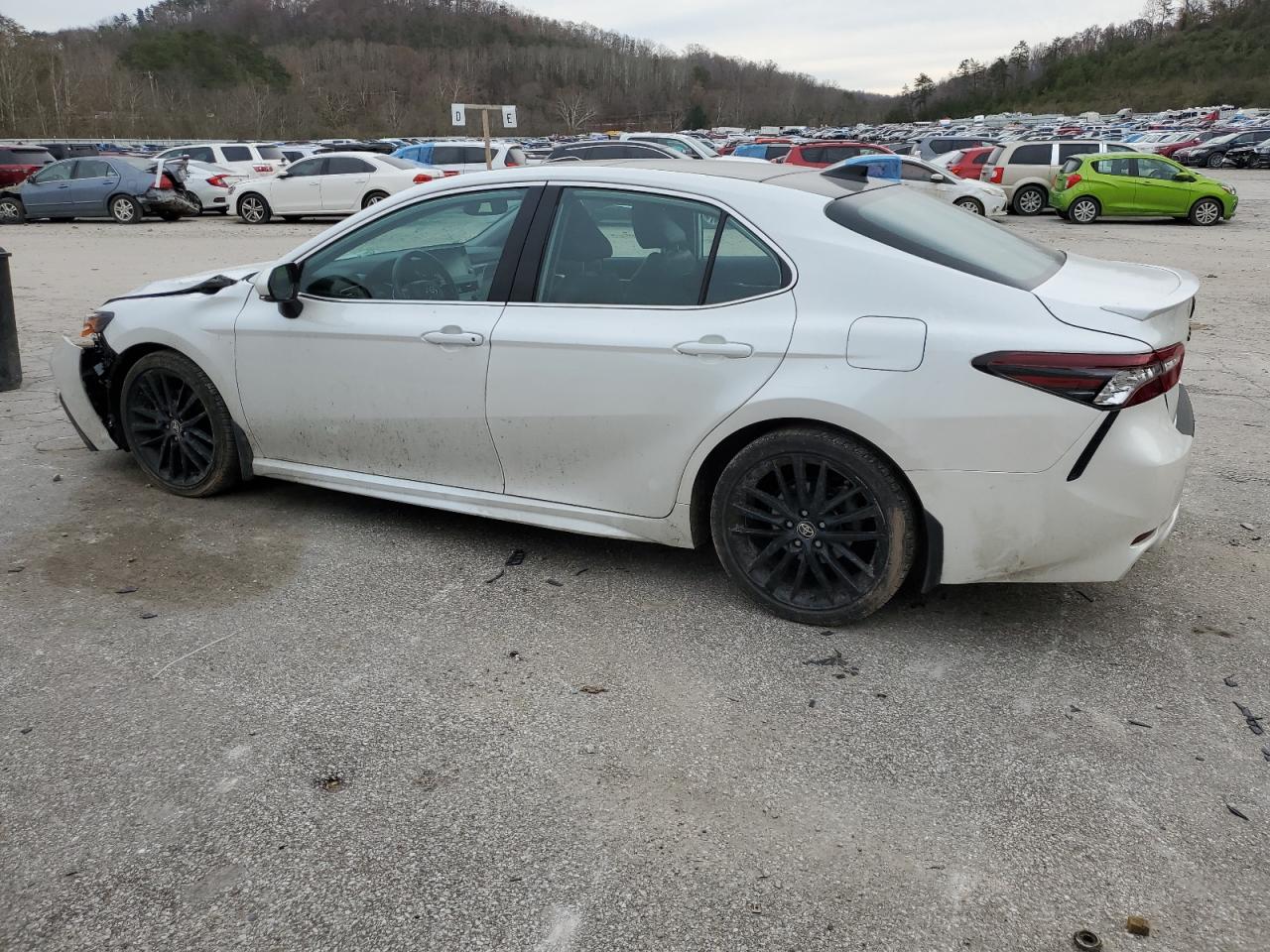 2022 Toyota Camry VIN 4T1K61AK6NU021847 Copart auction photo, all over damage thumbnail 2