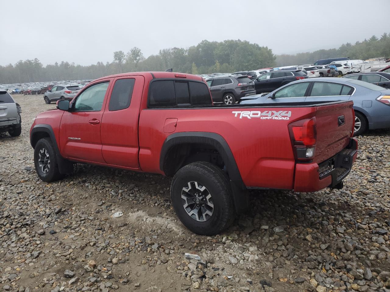 2018 Toyota Tacoma VIN 5TFSZ5AN3JX156483 Copart auction photo, front end / side damage thumbnail 2