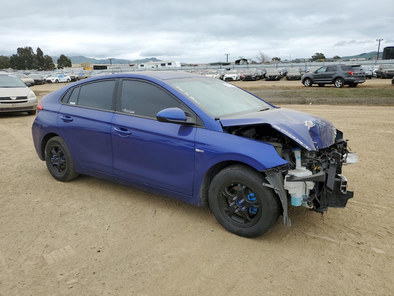 2019 Hyundai IONIQ VIN KMHC65LC4KU180704 Copart auction photo, front end / side damage thumbnail 4