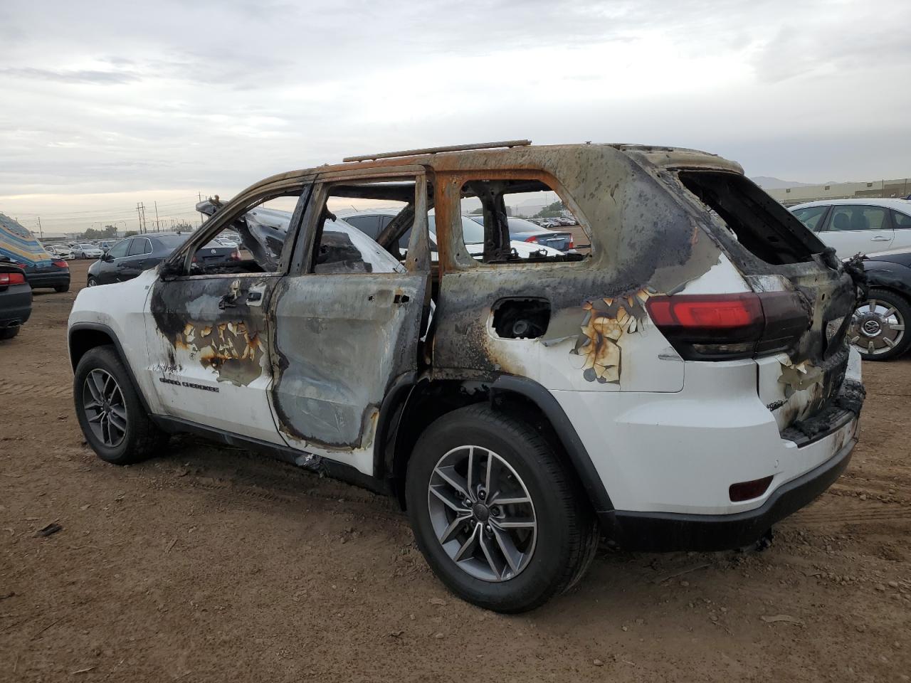 2020 Jeep Grand Cherokee VIN 1C4RJEBG8LC202003 Copart auction photo, burn - interior damage thumbnail 2