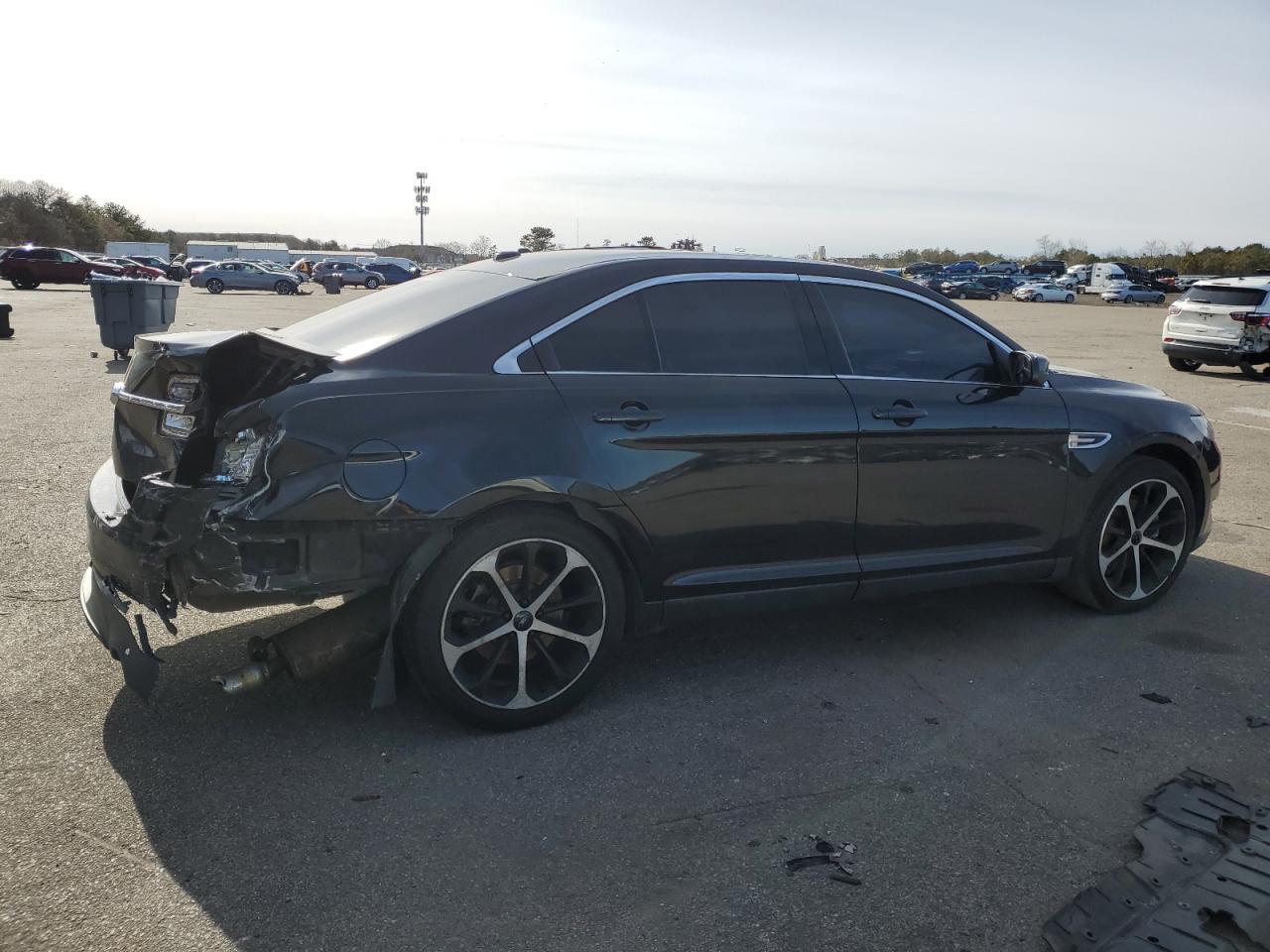 2015 Ford Taurus VIN 1FAHP2H80FG152368 Copart auction photo, rear end / minor dent/scratches damage thumbnail 3
