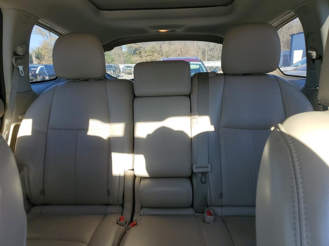2017 Nissan Pathfinder VIN 5N1DR2MN1HC685916 Copart auction photo, front end / minor dent/scratches damage thumbnail 10