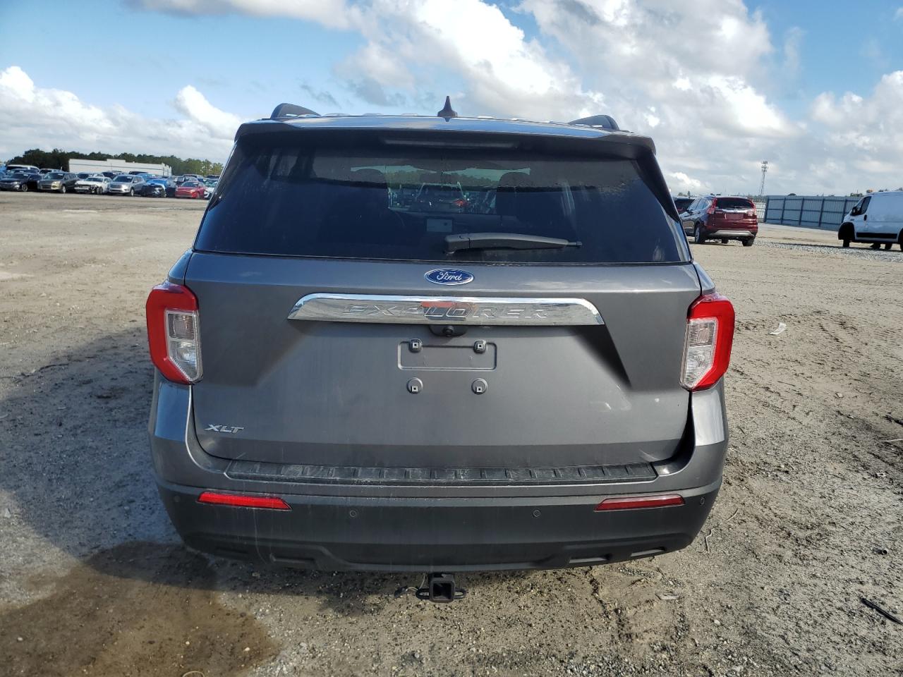 2022 Ford Explorer VIN 1FMSK7DH9NGA31849 Copart auction photo, side damage thumbnail 6