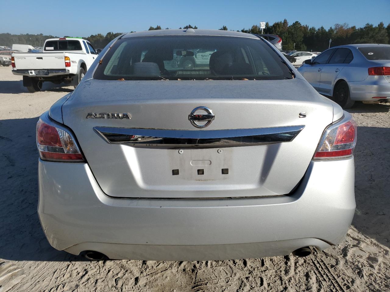 2015 Nissan Altima VIN 1N4AL3AP1FC152780 Copart auction photo, minor dent/scratches damage thumbnail 6