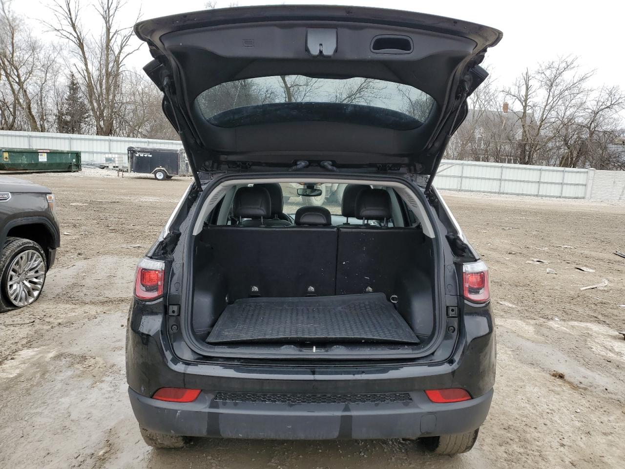 2019 Jeep Compass VIN 3C4NJDBB5KT600334 Copart auction photo, front end damage thumbnail 6