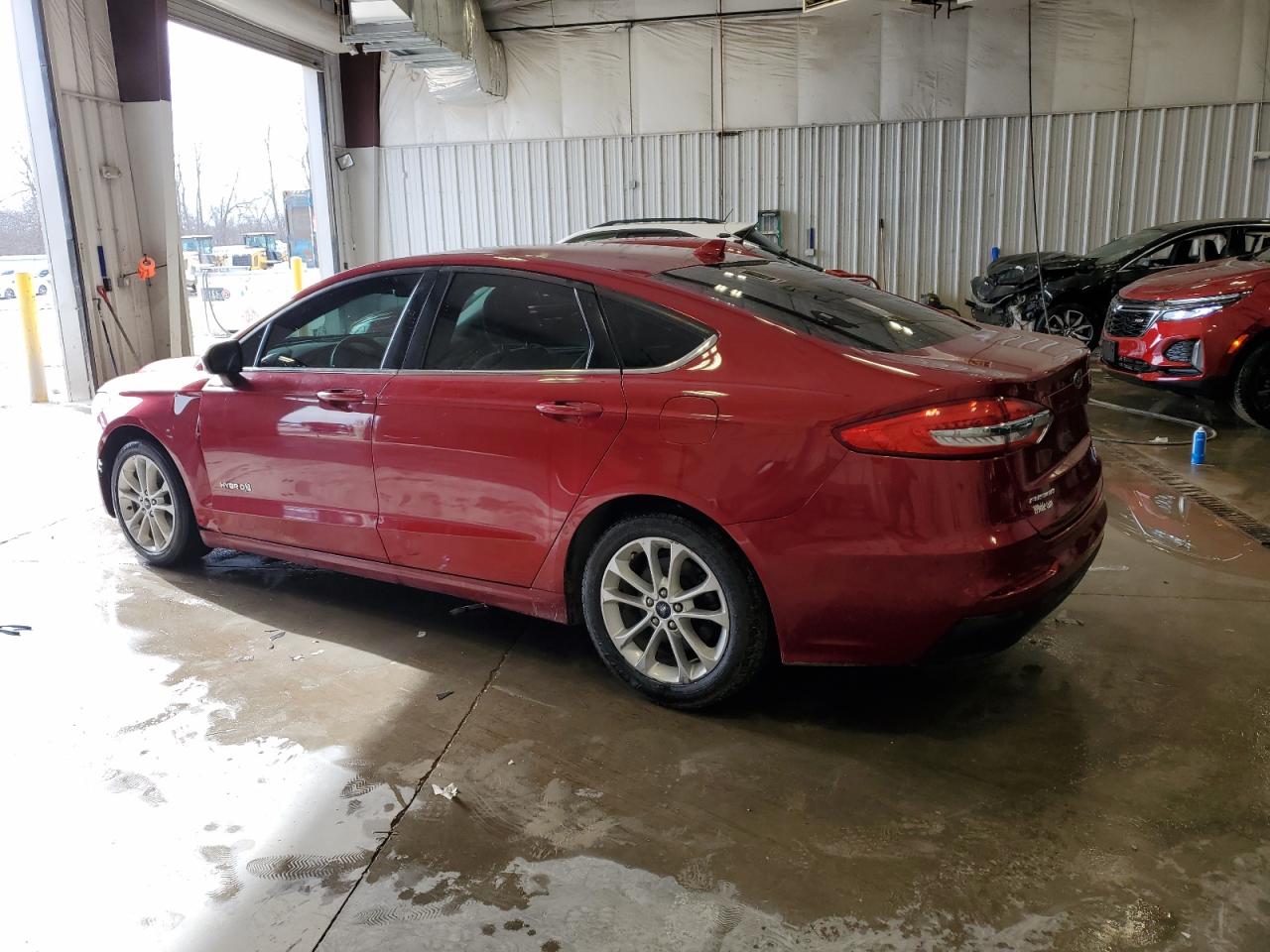 2019 Ford Fusion VIN 3FA6P0LU7KR225576 Copart auction photo, front end damage thumbnail 2