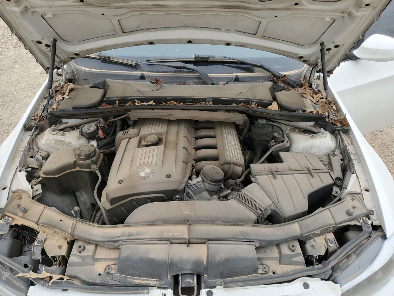 2011 BMW 3er VIN WBAPH7C5XBE677034 Copart auction photo, front end / side damage thumbnail 11