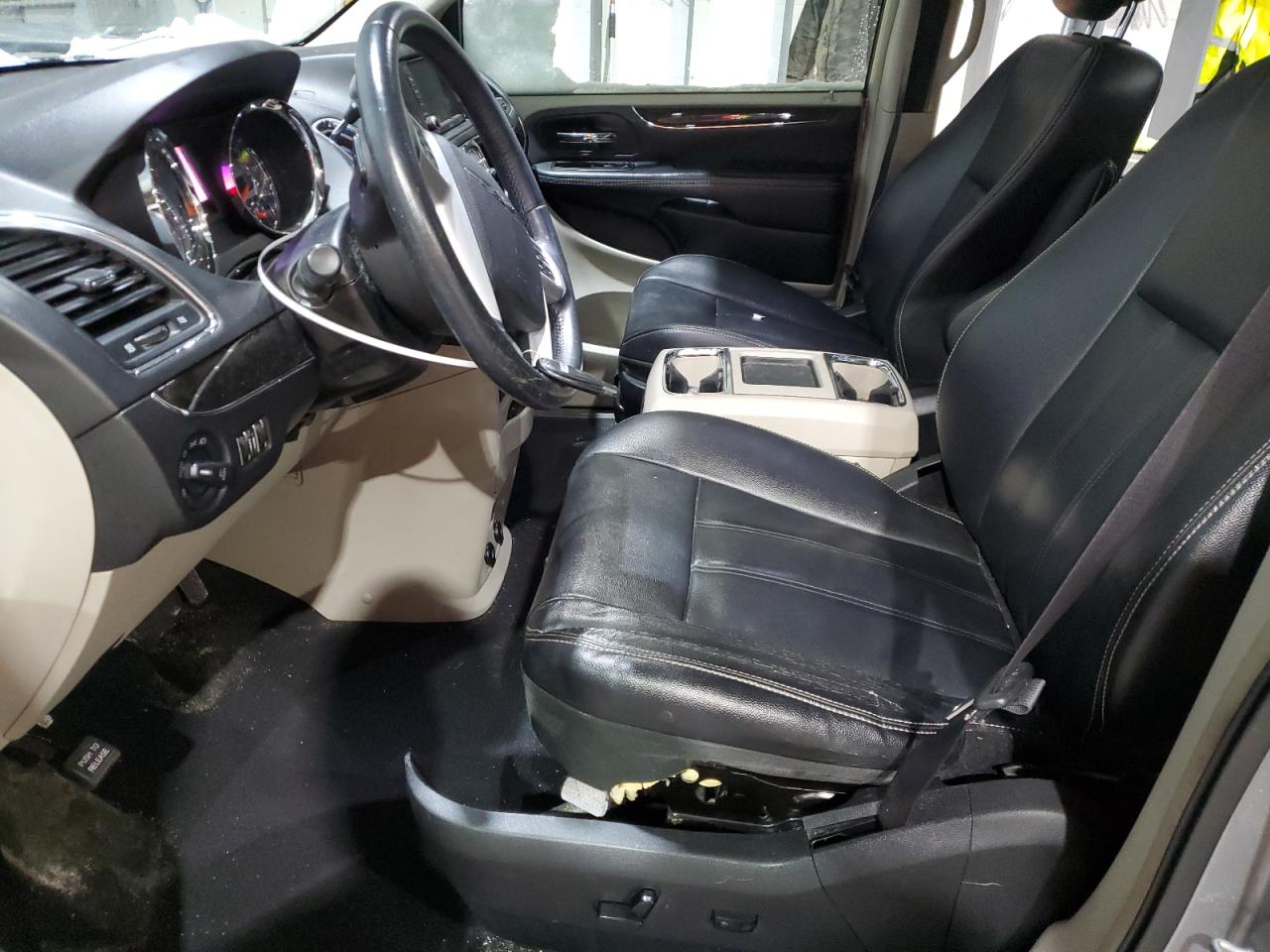 2014 Chrysler Town & Country VIN 2C4RC1BG2ER325776 Copart auction photo, front end damage thumbnail 7