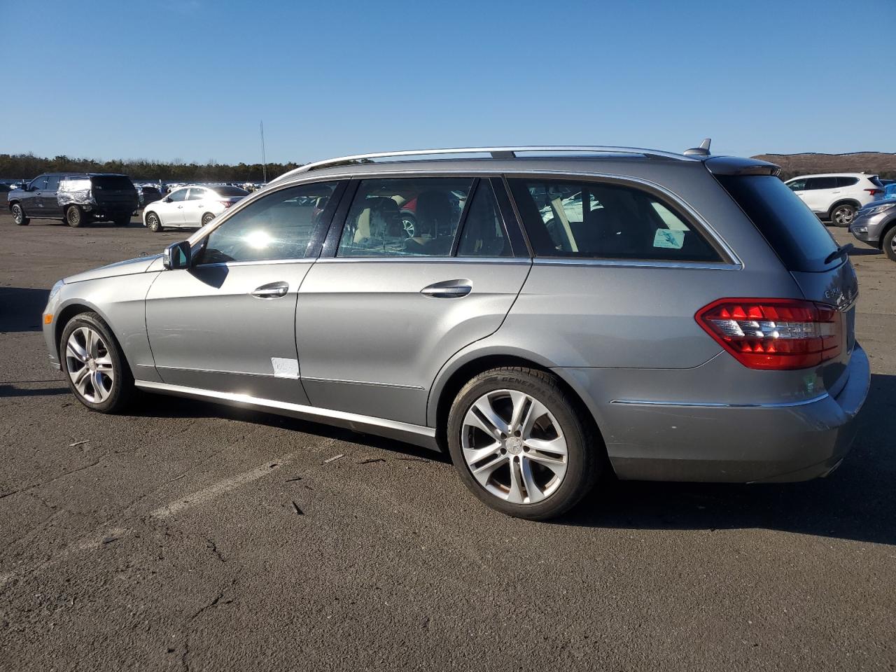 2011 Mercedes-Benz E-klasse VIN WDDHH8HB7BA496675 Copart auction photo, water/flood / minor dent/scratches damage thumbnail 2