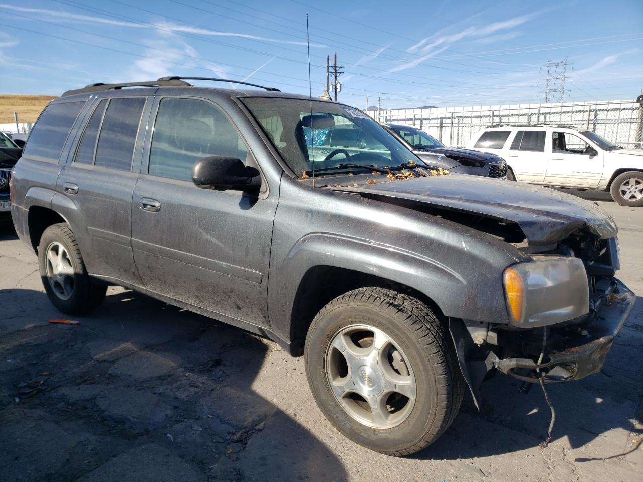 2006 Chevrolet TrailBlazer VIN 1GNDT13S962186248 Copart auction photo, front end / side damage thumbnail 4