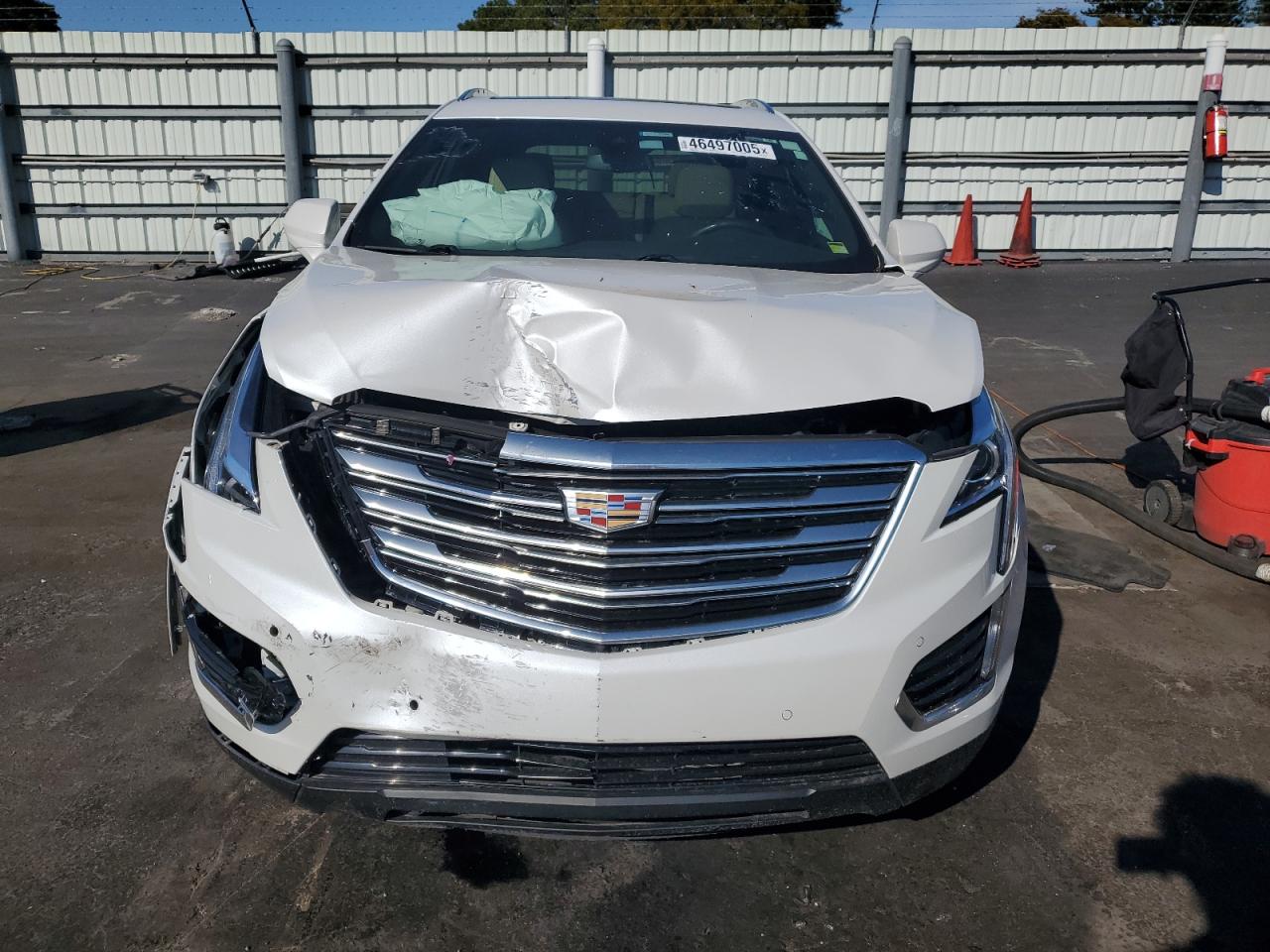 2019 Cadillac XT5 VIN 1GYKNCRS2KZ299774 Copart auction photo, front end damage thumbnail 5