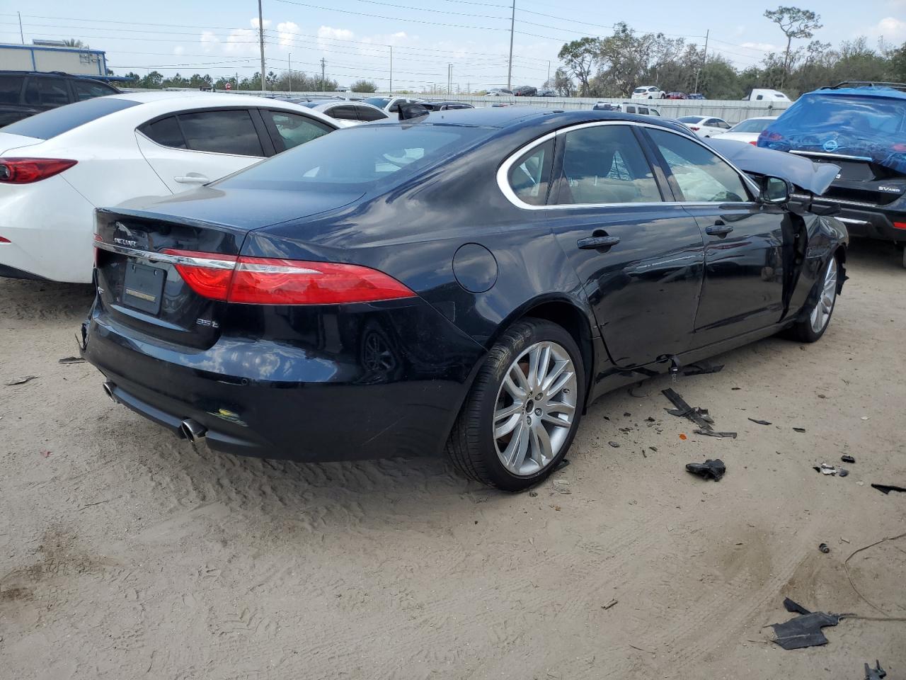 2016 Jaguar XF VIN SAJBE4BV0GCY09695 Copart auction photo, front end / side damage thumbnail 3