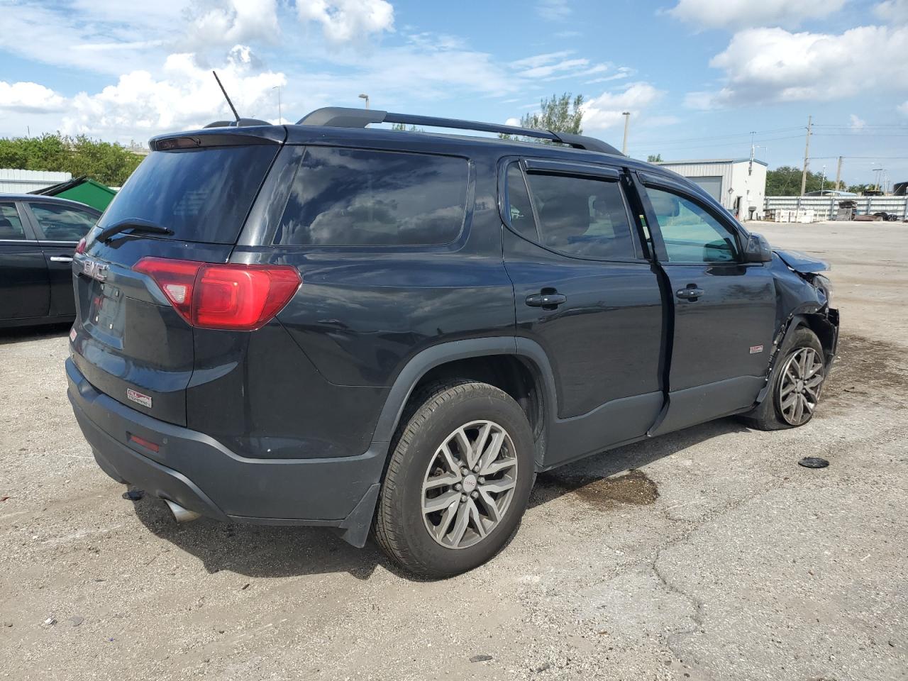 2017 GMC Acadia VIN 1GKKNTLSXHZ143459 Copart auction photo, front end / side damage thumbnail 3
