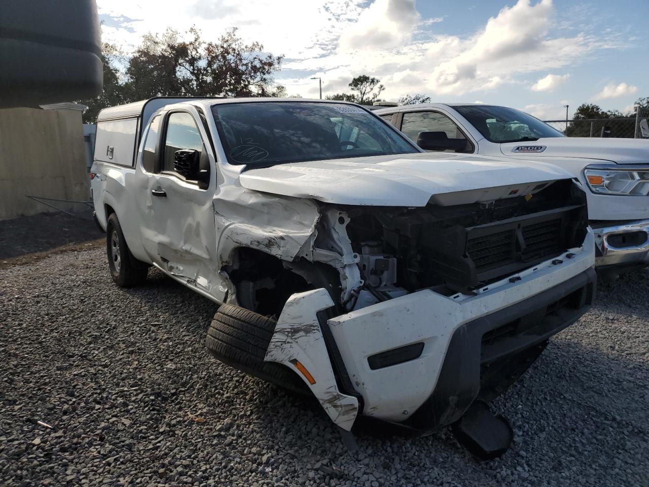 2024 Nissan Navara (Frontier) VIN 1N6ED1CL5RN650347 Copart auction photo, all over damage thumbnail 4
