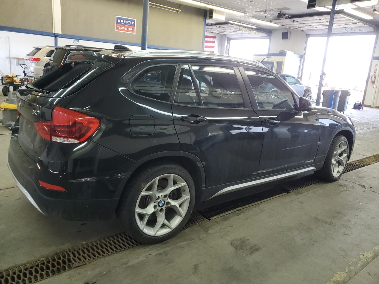 2014 BMW X1 VIN WBAVM5C52EVV91454 Copart auction photo, rollover / undercarriage damage thumbnail 3