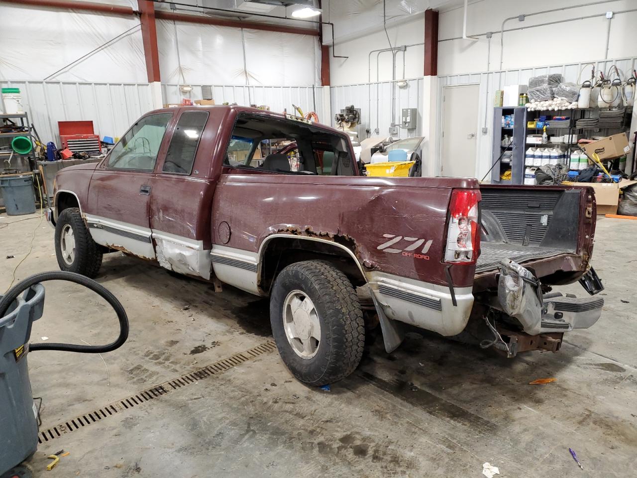 1999 Chevrolet GMT-400 VIN 1GCEK19R6XR142379 Copart auction photo, all over damage thumbnail 2