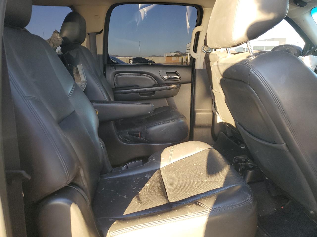 2011 GMC Yukon VIN 1GKS2MEF8BR377136 Copart auction photo, front end damage thumbnail 11