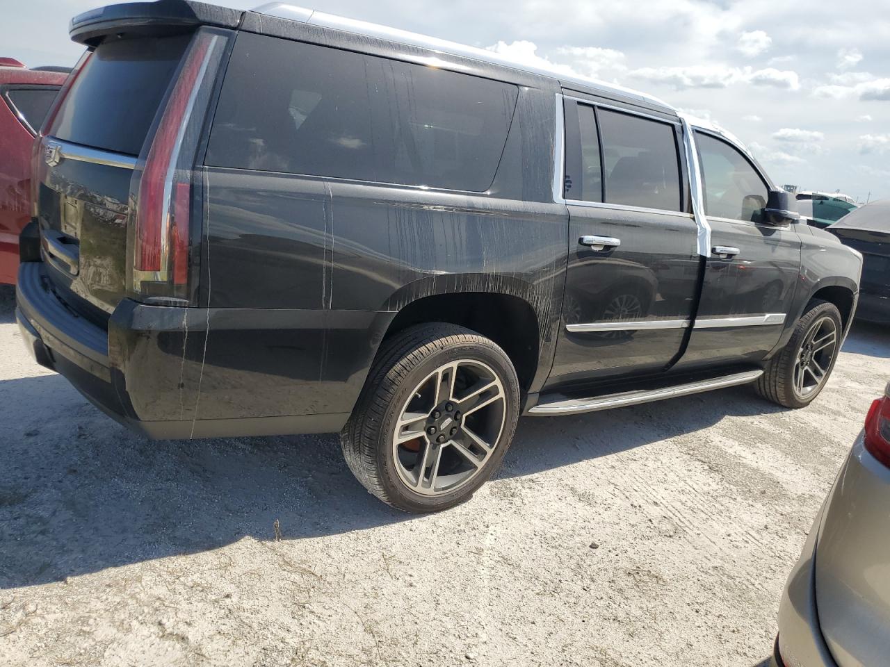 2019 Cadillac Escalade VIN 1GYS3GKJ9KR350198 Copart auction photo, water/flood damage thumbnail 3