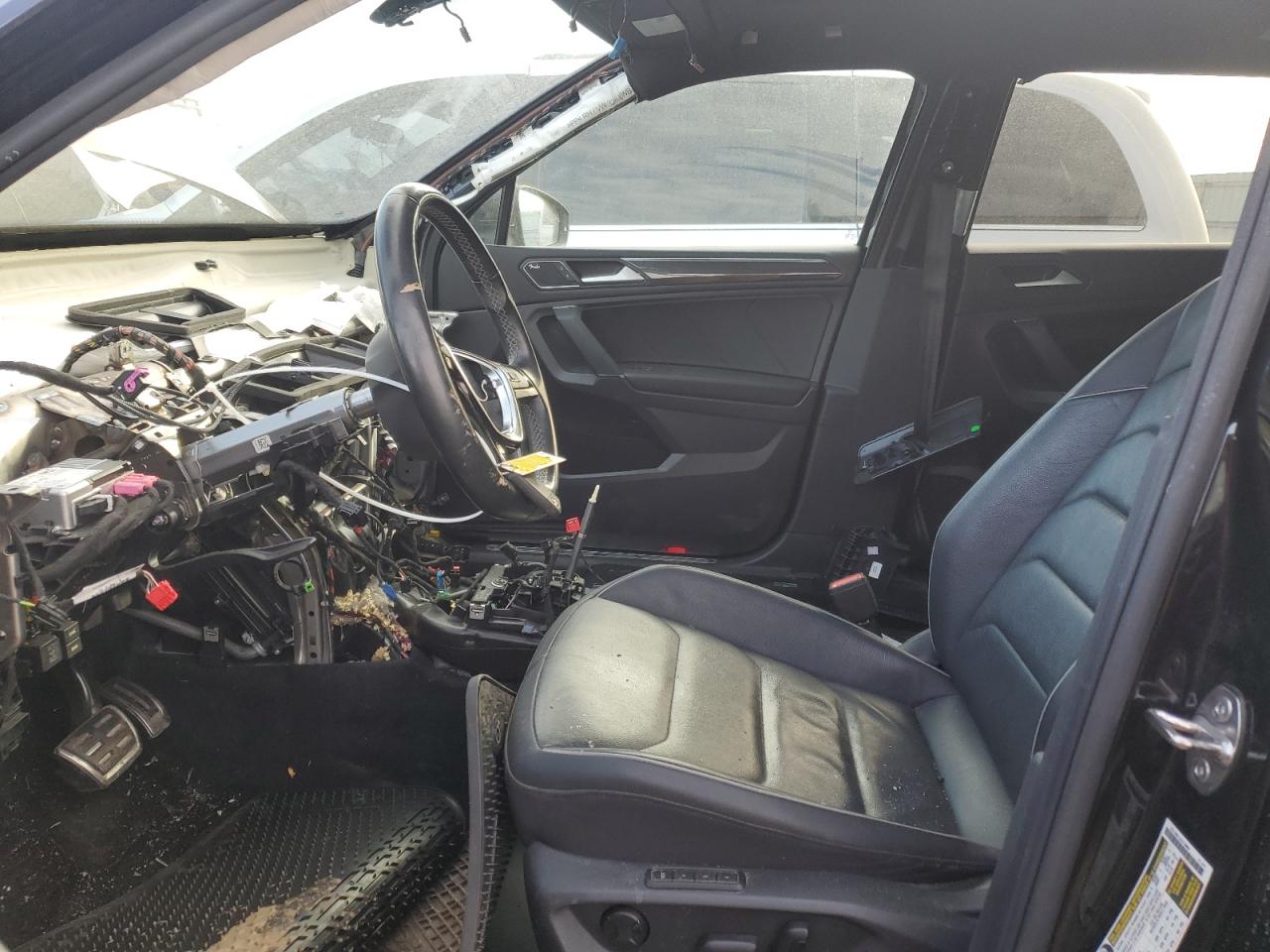 2020 Volkswagen Tiguan VIN 3VV4B7AX5LM105524 Copart auction photo, front end / stripped damage thumbnail 7