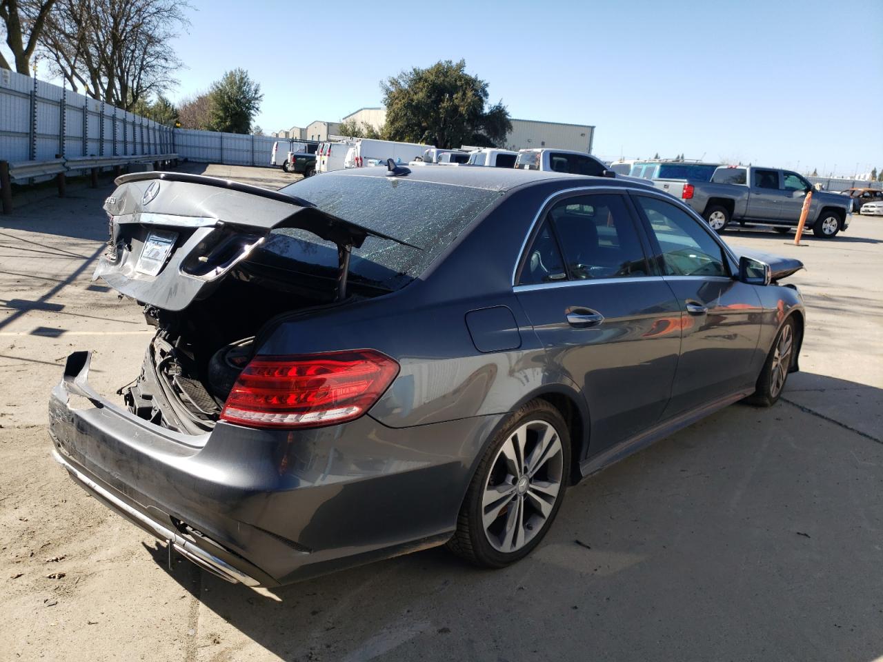 2014 Mercedes-Benz E-klasse VIN WDDHF5KB5EB033882 Copart auction photo, rear end / front end damage thumbnail 3