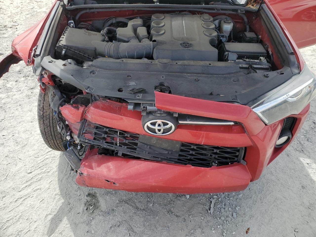 2020 Toyota 4Runner VIN JTEZU5JR2L5223147 Copart auction photo, front end / minor dent/scratches damage thumbnail 12