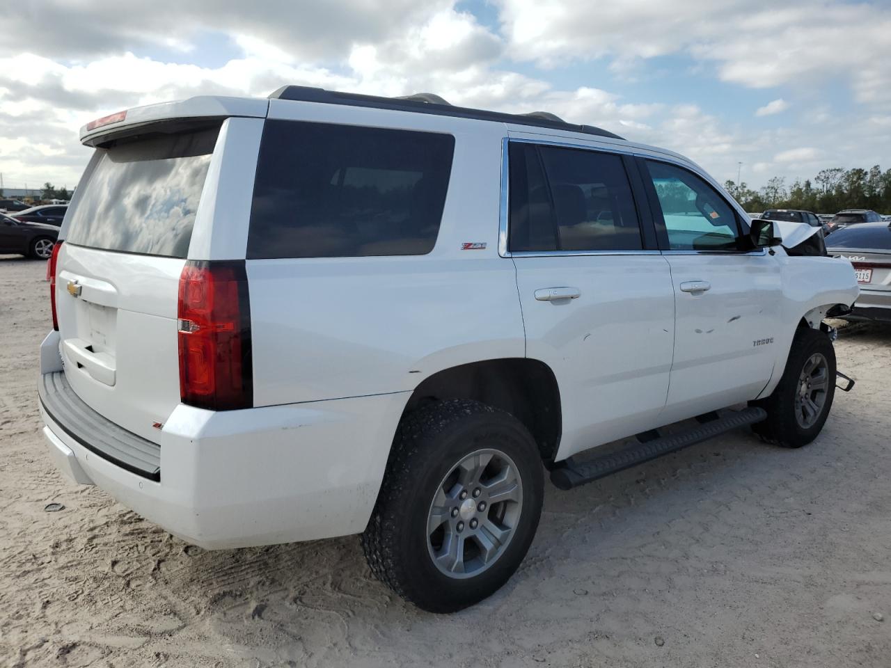 2017 Chevrolet Tahoe VIN 1GNSKBKC8HR325760 Copart auction photo, front end damage thumbnail 3