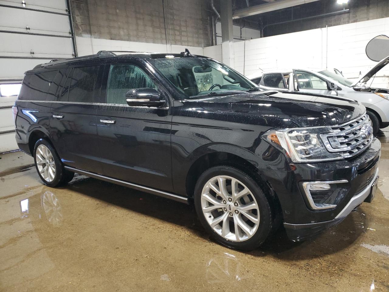 2018 Ford Expedition VIN 1FMJK2AT8JEA67237 Copart auction photo, minor dent/scratches damage thumbnail 4