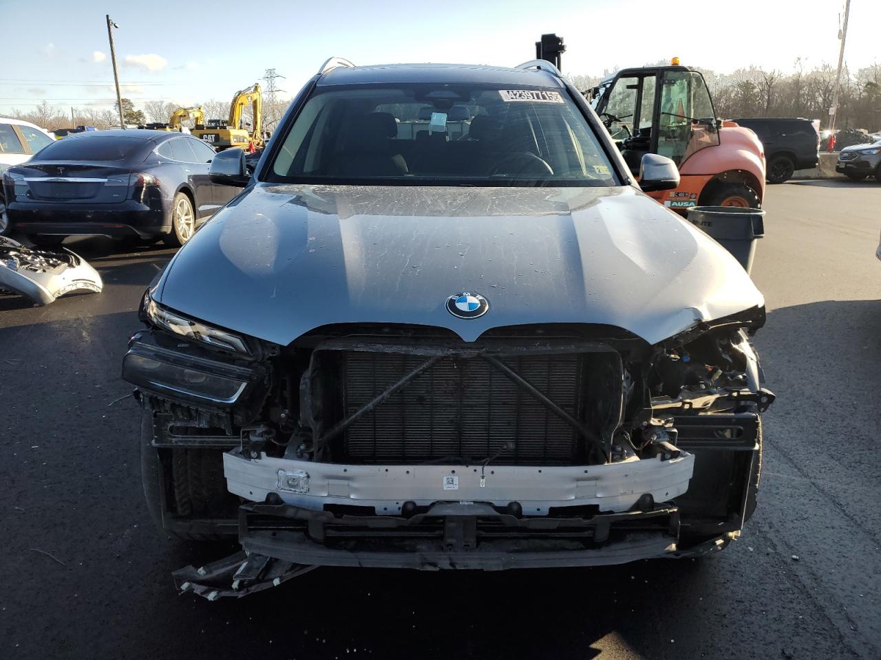 2024 BMW X7 VIN 5UX23EM01R9V33098 Copart auction photo, front end / side damage thumbnail 5