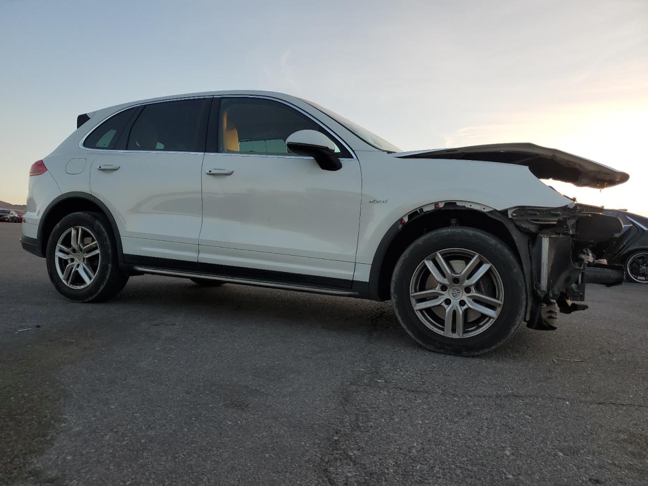 2015 Porsche Cayenne VIN WP1AF2A27FLA35736 Copart auction photo, front end damage thumbnail 4