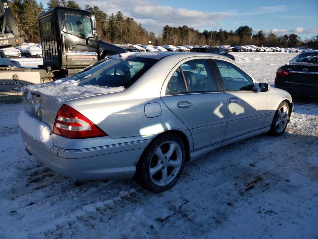 2006 Mercedes-Benz C-klasse VIN WDBRF52H26F747903 Copart auction photo, front end damage thumbnail 3